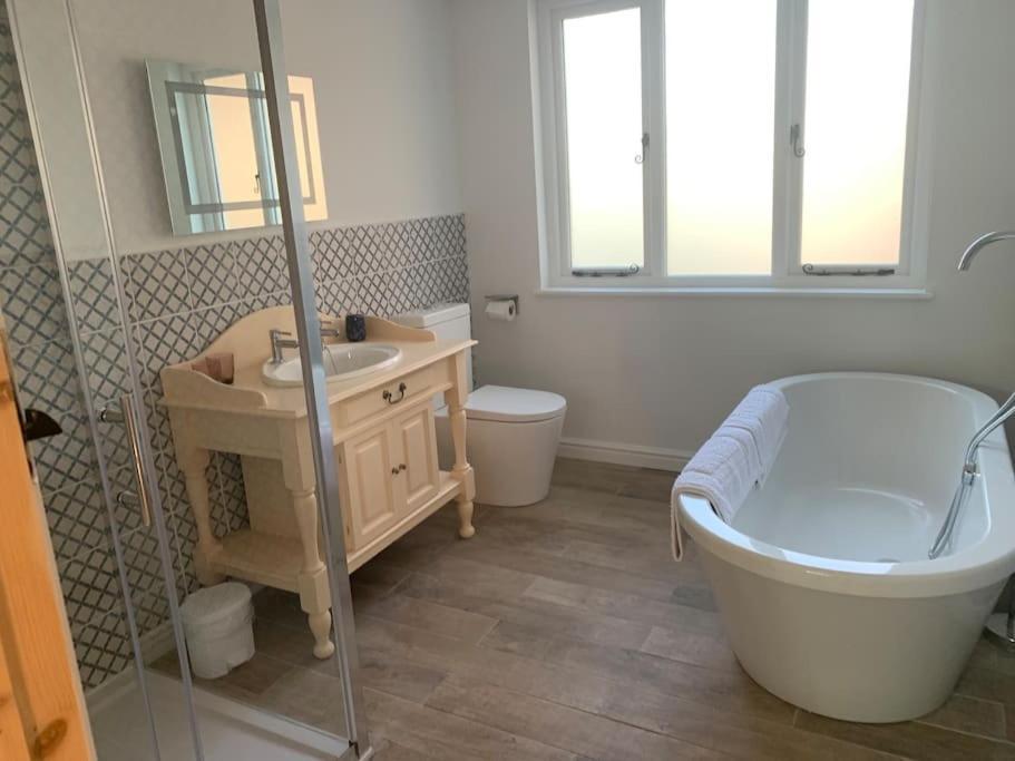 Cottage With Outstanding Views Velindre  Dış mekan fotoğraf